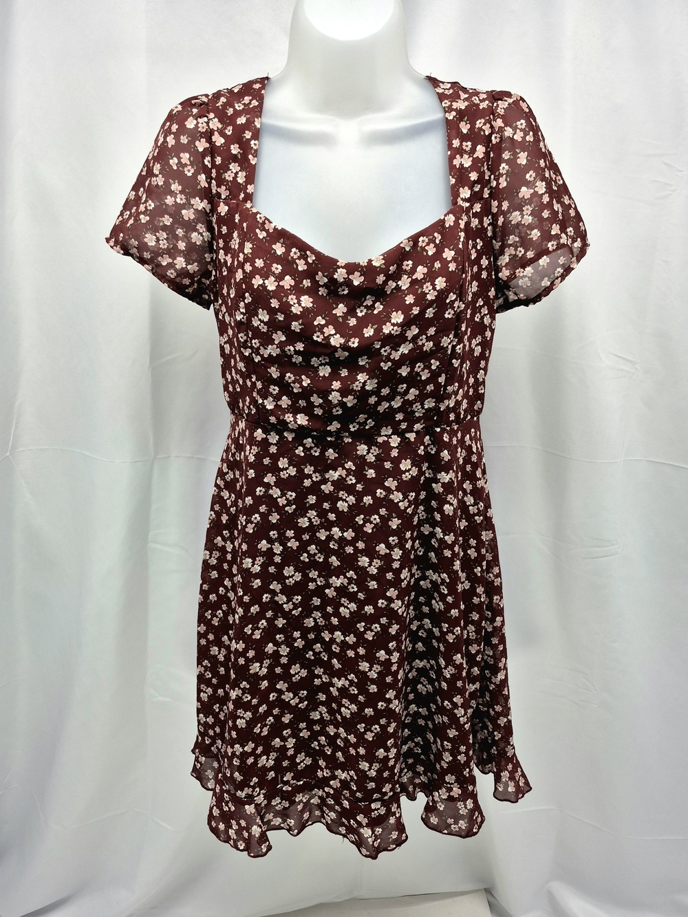 Wallflower Burgundy Ditsy Floral Square Neck Open Back Mini Dress Size L